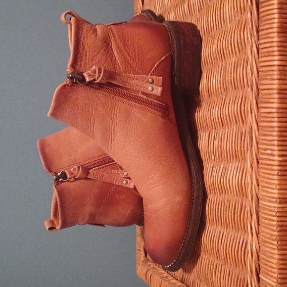 Franco Sarto Hyla Leather Booties Side Zipper and Back Pull Tab Brown Size 8M - Picture 4 of 7